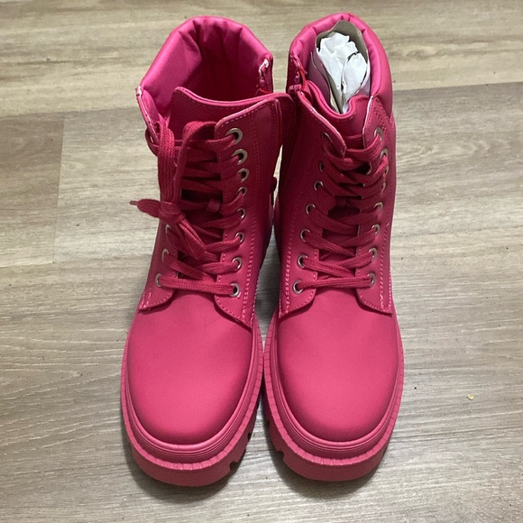 Shoe Dazzle Combat Boots size 7.5 - Picture 1 of 3